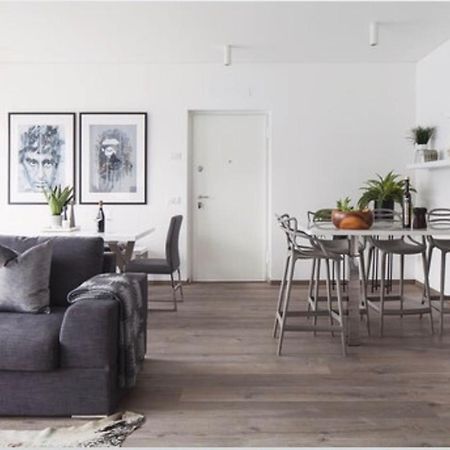 Apartamento Ulivi Luxury Loft & Pool - The House Of Travelers Carate Urio Exterior foto